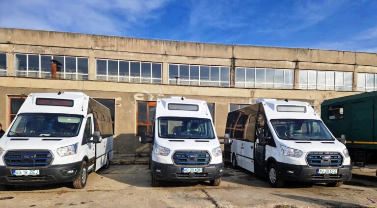 Localitățile din Argeș care au primit GRATUIT microbuze școlare pentru elevi